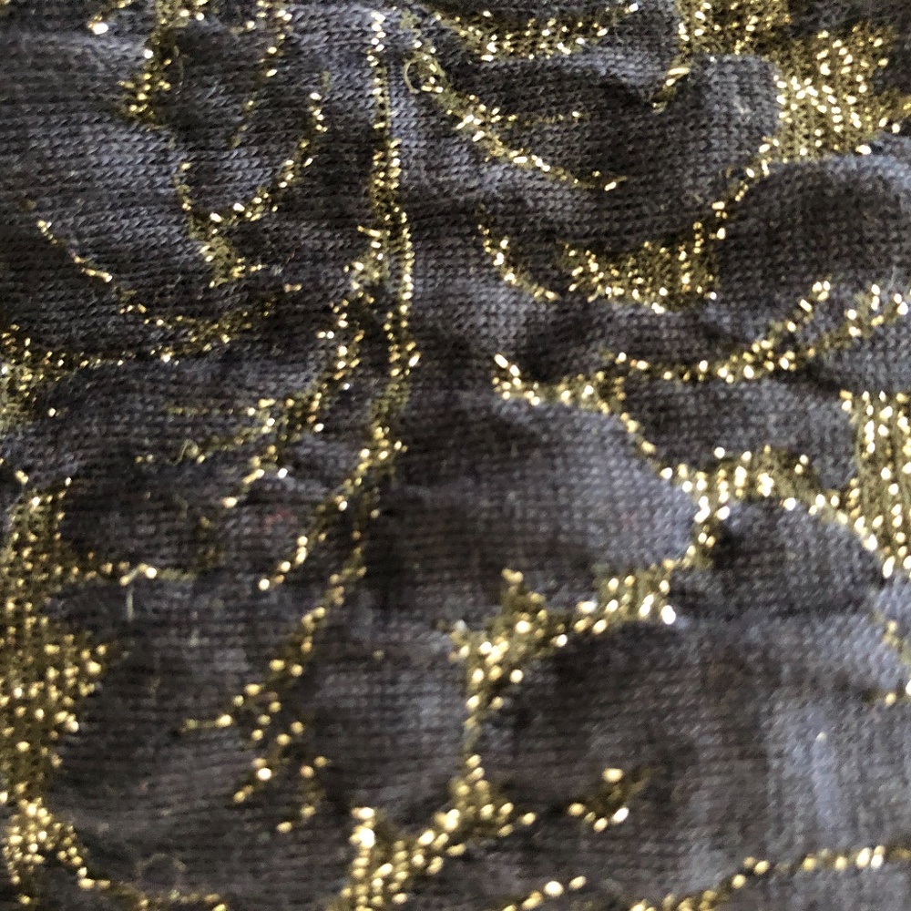 Tops - Picture 5 of 6